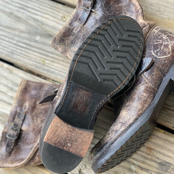 🔥 FRYE DISTRESSED BOOTS 🔥 - Picture 3 of 10
